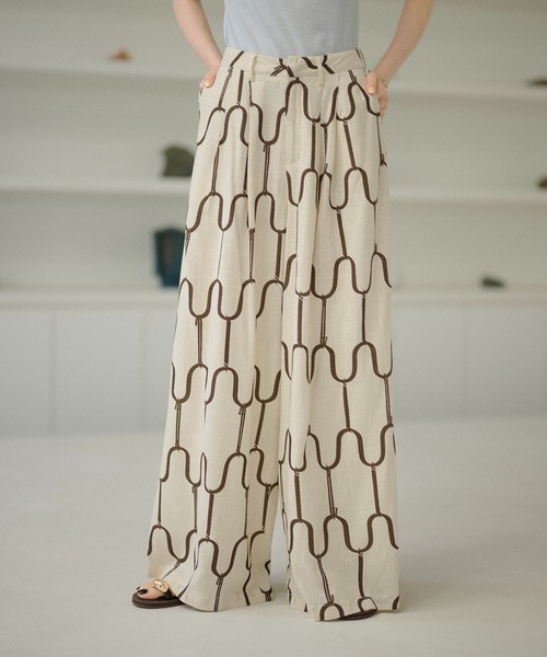 LAULEN（ローレン）の「geometric pattern tuck wide pants /ジオメトリック柄タックワイドパンツ（その他パンツ・レディース・ブラック/ブラウン・M/S）」の5枚目の写真