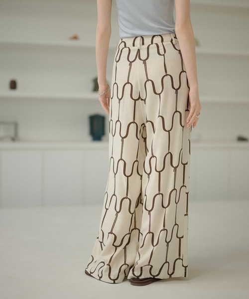 LAULEN（ローレン）の「geometric pattern tuck wide pants /ジオメトリック柄タックワイドパンツ（その他パンツ・レディース・ブラック/ブラウン・M/S）」の6枚目の写真