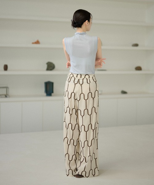 LAULEN（ローレン）の「geometric pattern tuck wide pants /ジオメトリック柄タックワイドパンツ（その他パンツ・レディース・ブラック/ブラウン・M/S）」の10枚目の写真