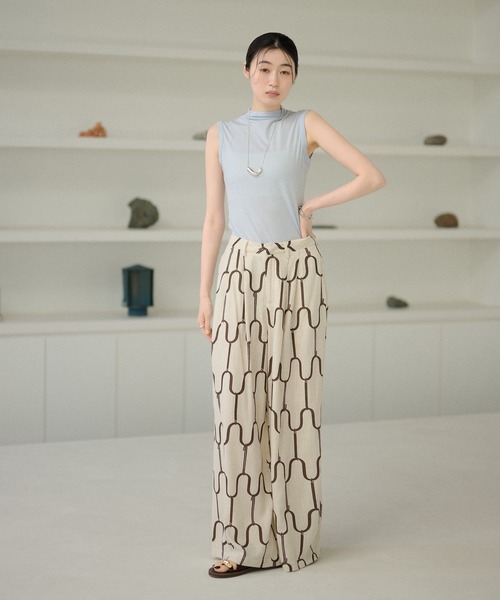 LAULEN（ローレン）の「geometric pattern tuck wide pants /ジオメトリック柄タックワイドパンツ（その他パンツ・レディース・ブラック/ブラウン・M/S）」の13枚目の写真