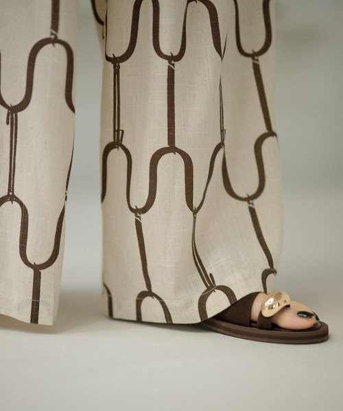 LAULEN（ローレン）の「geometric pattern tuck wide pants /ジオメトリック柄タックワイドパンツ（その他パンツ・レディース・ブラック/ブラウン・M/S）」の17枚目の写真