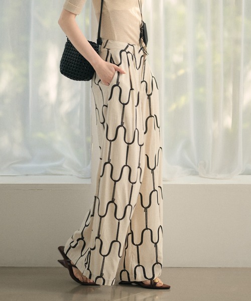 LAULEN（ローレン）の「geometric pattern tuck wide pants /ジオメトリック柄タックワイドパンツ（その他パンツ・レディース・ブラック/ブラウン・M/S）」の19枚目の写真