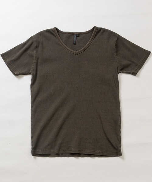 JOHN'S CLOSET(ジョンズクローゼット)の「【13】ピグメント加工 ジャストフィットVネックTシャツ(Tシャツ/カットソー・メンズ・ブラウン/チャコールグレー・LARGE/MEDIUM/SMALL)」の2枚目の写真