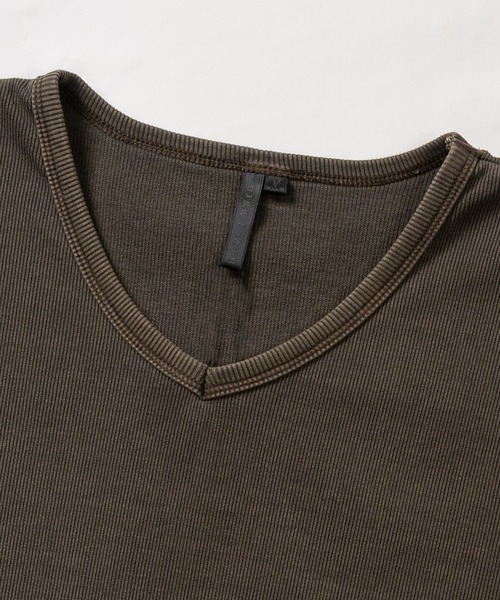JOHN'S CLOSET(ジョンズクローゼット)の「【13】ピグメント加工 ジャストフィットVネックTシャツ(Tシャツ/カットソー・メンズ・ブラウン/チャコールグレー・LARGE/MEDIUM/SMALL)」の3枚目の写真