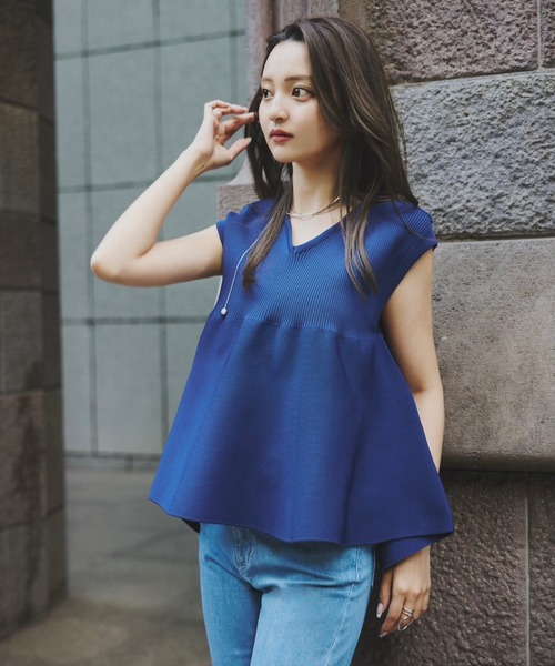 ORGUE(オルグ)の「Vneck peplum knit_/Vネックぺプラムニット(ニット/セーター・レディース・ブラック/ネイビー・FREE)」の1枚目の写真
