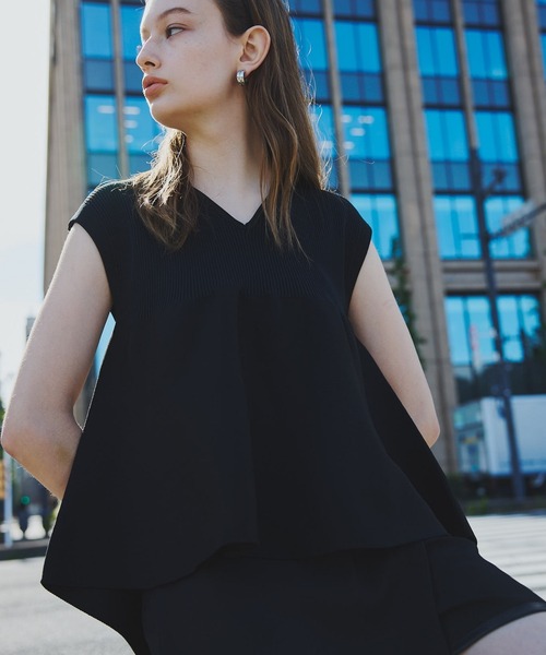 ORGUE(オルグ)の「Vneck peplum knit_/Vネックぺプラムニット(ニット/セーター・レディース・ブラック/ネイビー・FREE)」の4枚目の写真