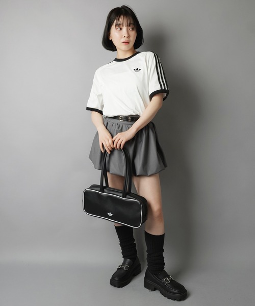 adidas（アディダス）の「【adidas/アディダス】スクエア合皮ショルダーバッグ/アディカラー エロンゲイテッド エアライナーバッグ（ハンドバッグ・レディース・ブラック・ONESIZE）」の3枚目の写真
