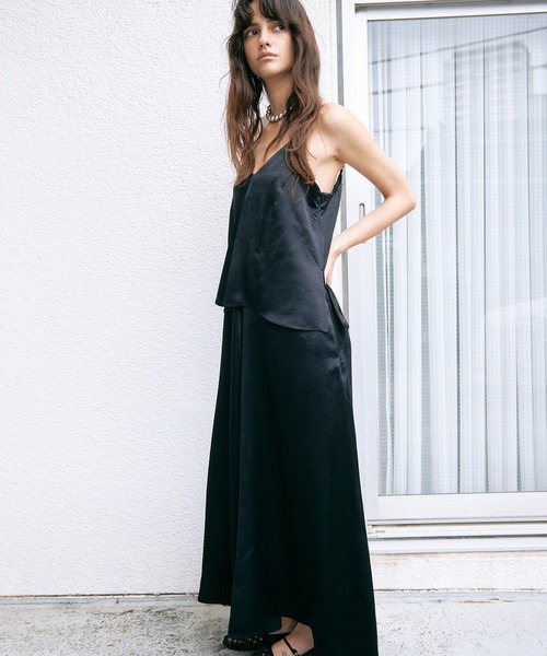 LE CIEL BLEU(ルシェルブルー)の「サテンキャミソールドレス / Satin Camisole Dress(ワンピース・レディース・ブラック/ゴールド・36/38)」の21枚目の写真