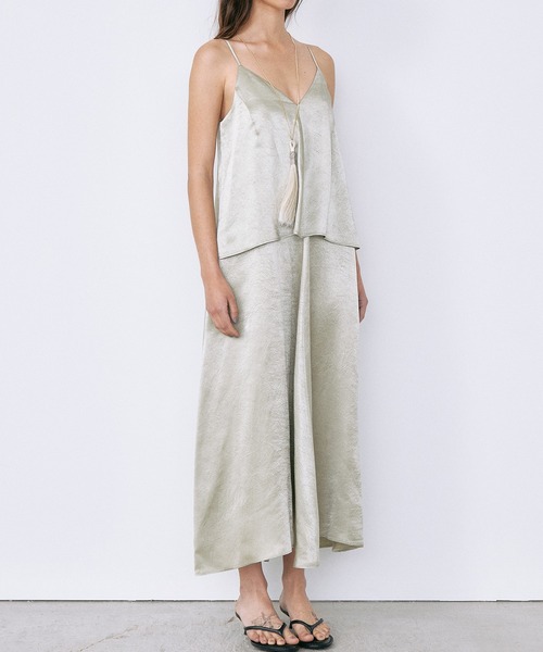 LE CIEL BLEU(ルシェルブルー)の「サテンキャミソールドレス / Satin Camisole Dress(ワンピース・レディース・ブラック/ゴールド・36/38)」の13枚目の写真