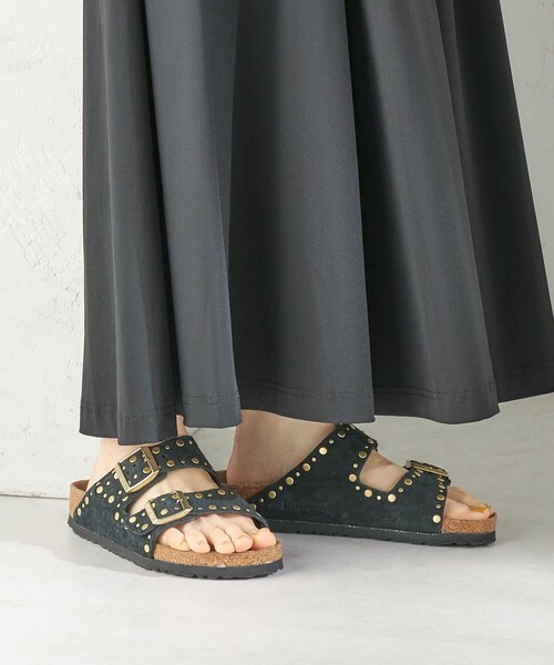 BIRKENSTOCK(ビルケンシュトック)の「BIRKENSTOCK: ARIZONA RIVET(サンダル・レディース・ベージュ/ブラック・36/37/38/39)」の4枚目の写真