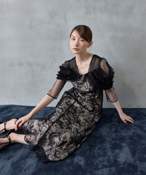 Kana(カナ)の「花柄刺繍ボリュームフリル袖フレアドレス(ドレス・レディース・チャコールグレー/ブラック/ライトグリーン・M)」の8枚目の写真