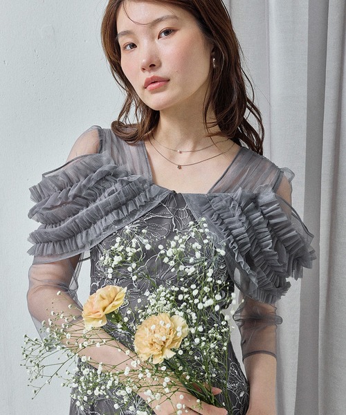 Kana(カナ)の「花柄刺繍ボリュームフリル袖フレアドレス(ドレス・レディース・チャコールグレー/ブラック/ライトグリーン・M)」の17枚目の写真