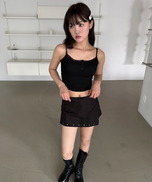 4INT.（フォイント）の「スタッド ミニ ラップ スカパン（スカート・レディース・ブラック/ホワイト・M/L/S）」の12枚目の写真