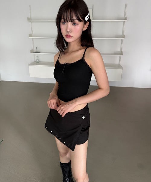 4INT.（フォイント）の「スタッド ミニ ラップ スカパン（スカート・レディース・ブラック/ホワイト・M/L/S）」の16枚目の写真