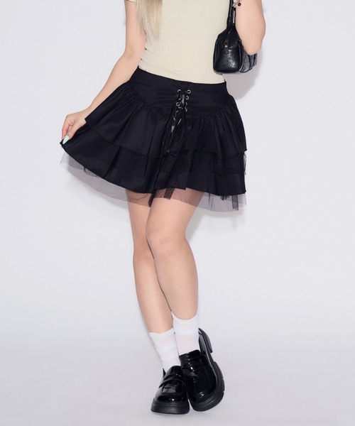 tinkerend(ティンカーエンド)の「Lace-up Tiered Flared Mini Skirt / レースアップティアードフレアミニスカート(スカート・レディース・ブラック・FREE)」の12枚目の写真