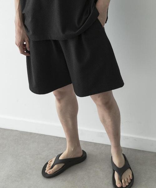 URBAN RESEARCH Sonny Label(アーバンリサーチサニーレーベル)の「カットシアサッカーショートパンツ(その他パンツ・メンズ・ブラック/ネイビー・LARGE/MEDIUM)」の1枚目の写真