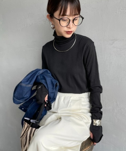 Robert P.Miller（ロバート ピー ミラー）の「[MILLER/ミラー] 別注 パネルリブ シアータートルネックTシャツ（Tシャツ/カットソー・レディース・ネイビー/オレンジ/ネイビー系/ブラック/オフホワイト・F）」の3枚目の写真
