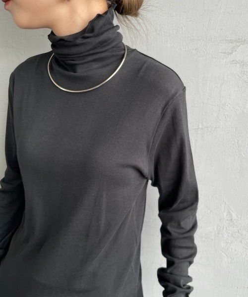 Robert P.Miller（ロバート ピー ミラー）の「[MILLER/ミラー] 別注 パネルリブ シアータートルネックTシャツ（Tシャツ/カットソー・レディース・ネイビー/オレンジ/ネイビー系/ブラック/オフホワイト・F）」の20枚目の写真