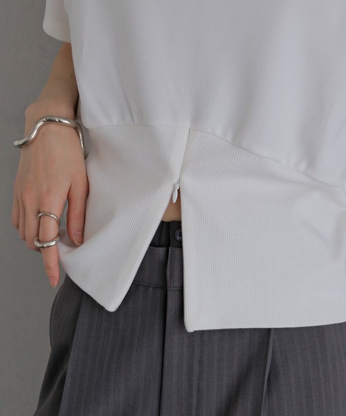&g'aime(アンジェム)の「【&g'aime 】裾リブトップス Ribbed-Hem Tops(Tシャツ/カットソー・レディース・ブラック/ホワイト・FREE)」の11枚目の写真