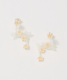 <Pura Utz>WHITE FLOWER EAR STICKS/ピアス