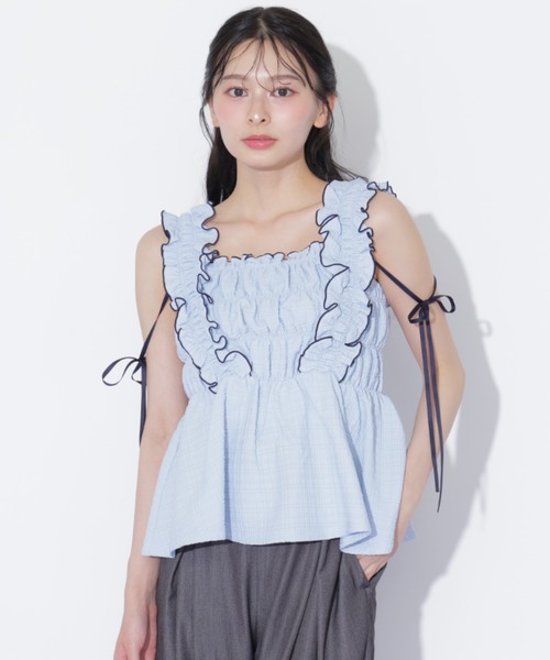 JILL by JILL STUART(ジルバイジルスチュアート)の「フリルシュリンクトップス(シャツ/ブラウス・レディース・ブルー/ブラック系その他/ホワイト・FREE)」の5枚目の写真