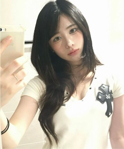 MUCENT(ムセント)の「デボンVネック半袖Tシャツ(2カラー)(Tシャツ/カットソー・レディース・ブラック/アイボリー・FREE)」の11枚目の写真