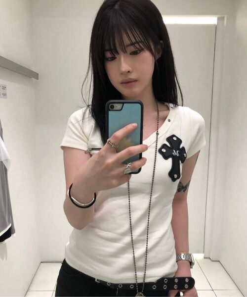 MUCENT(ムセント)の「デボンVネック半袖Tシャツ(2カラー)(Tシャツ/カットソー・レディース・ブラック/アイボリー・FREE)」の19枚目の写真