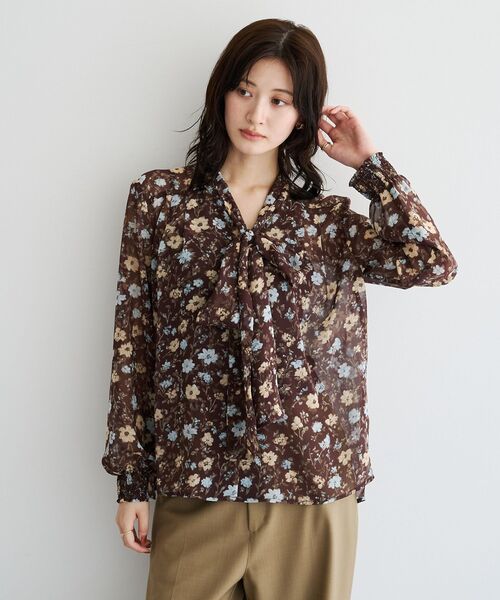 YECCA VECCA(イェッカヴェッカ)の「フラワー柄シアーボウタイブラウス(シャツ/ブラウス・レディース・ブラウン/ピンクベージュ・FREE)」の19枚目の写真