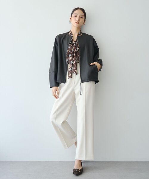 YECCA VECCA(イェッカヴェッカ)の「フラワー柄シアーボウタイブラウス(シャツ/ブラウス・レディース・ブラウン/ピンクベージュ・FREE)」の4枚目の写真