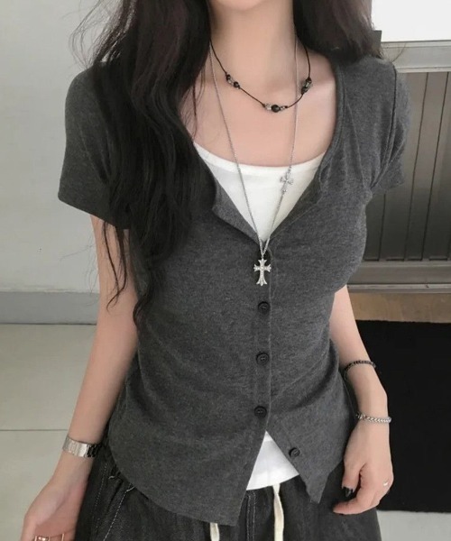 AVYL(アヴィル)の「フェイクレイヤード半袖カーディガン(Tシャツ/カットソー・レディース・グレー・M)」の3枚目の写真