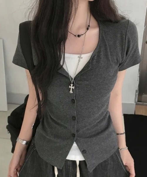 AVYL(アヴィル)の「フェイクレイヤード半袖カーディガン(Tシャツ/カットソー・レディース・グレー・M)」の10枚目の写真