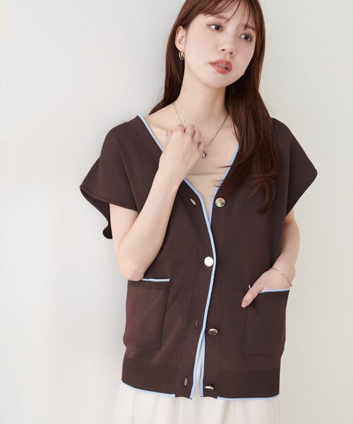 natural couture(ナチュラルクチュール)の「配色ノースリニットカーディガン(カーディガン/ボレロ・レディース・ネイビー/ブラウン/ボルドー/オフホワイト・FREE)」の3枚目の写真