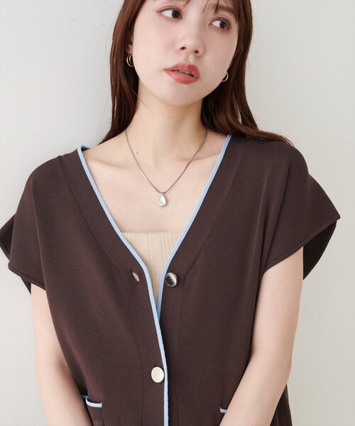 natural couture(ナチュラルクチュール)の「配色ノースリニットカーディガン(カーディガン/ボレロ・レディース・ネイビー/ブラウン/ボルドー/オフホワイト・FREE)」の18枚目の写真