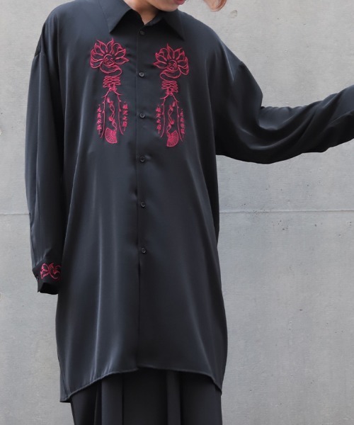 REZEN(リゼン)の「九尾狐刺繍ロングシャツ(シャツ/ブラウス・メンズ・ローズ/アイボリー/レッドパープル・LARGE/MEDIUM)」の3枚目の写真