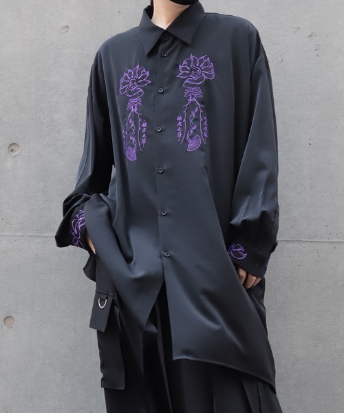 REZEN(リゼン)の「九尾狐刺繍ロングシャツ(シャツ/ブラウス・メンズ・ローズ/アイボリー/レッドパープル・LARGE/MEDIUM)」の2枚目の写真