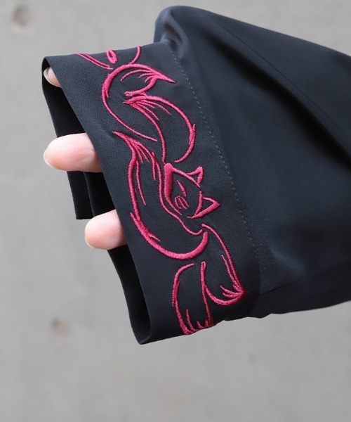 REZEN(リゼン)の「九尾狐刺繍ロングシャツ(シャツ/ブラウス・メンズ・ローズ/アイボリー/レッドパープル・LARGE/MEDIUM)」の13枚目の写真