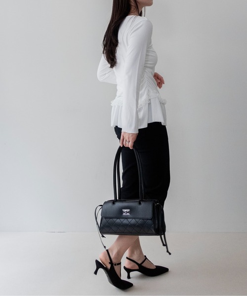 on:nue(オンニュ)の「【on:nue】ポインテッドスウェードTストラップヒールパンプス /26-27 AW COLLECTION(パンプス・レディース・ブラック/バーガンディー/グレイッシュベージュ・24.0cm/23.0cm/23.5cm/24.5cm/25.0cm)」の11枚目の写真