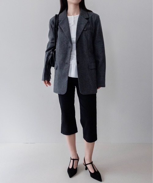 on:nue(オンニュ)の「【on:nue】ポインテッドスウェードTストラップヒールパンプス /26-27 AW COLLECTION(パンプス・レディース・ブラック/バーガンディー/グレイッシュベージュ・24.0cm/23.0cm/23.5cm/24.5cm/25.0cm)」の12枚目の写真