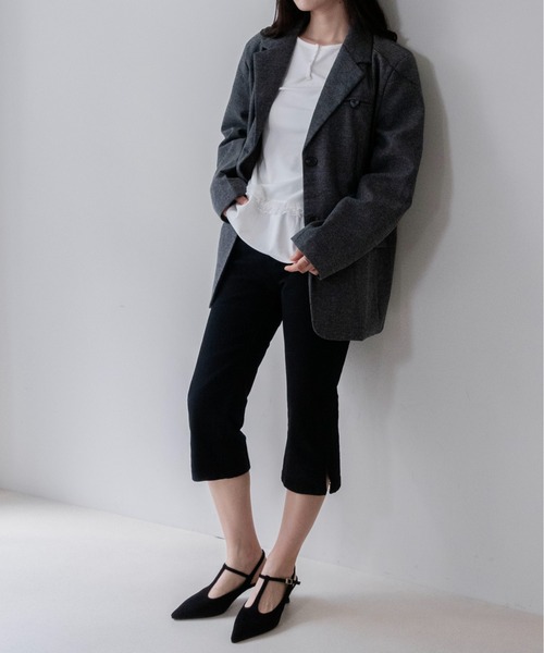 on:nue(オンニュ)の「【on:nue】ポインテッドスウェードTストラップヒールパンプス /26-27 AW COLLECTION(パンプス・レディース・ブラック/バーガンディー/グレイッシュベージュ・24.0cm/23.0cm/23.5cm/24.5cm/25.0cm)」の14枚目の写真
