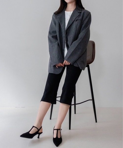 on:nue(オンニュ)の「【on:nue】ポインテッドスウェードTストラップヒールパンプス /26-27 AW COLLECTION(パンプス・レディース・ブラック/バーガンディー/グレイッシュベージュ・24.0cm/23.0cm/23.5cm/24.5cm/25.0cm)」の15枚目の写真