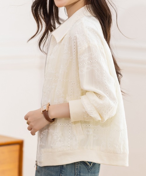 AMAJI(アマジ)の「刺繍 シアー ショート丈ジャケット(その他アウター・レディース・ベージュ・SMALL/MEDIUM/LARGE/X-LARGE)」の2枚目の写真