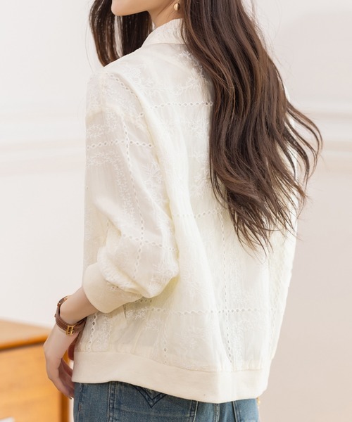AMAJI(アマジ)の「刺繍 シアー ショート丈ジャケット(その他アウター・レディース・ベージュ・SMALL/MEDIUM/LARGE/X-LARGE)」の3枚目の写真