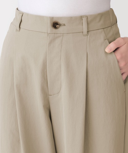 無印良品(ムジルシリョウヒン)の「婦人 撥水ストレッチ チノタックワイドパンツ(チノパンツ・レディース・アイボリー/ブラック/ダークグレー/サンドベージュ・XL/XXL/L/XS/M/S)」の19枚目の写真