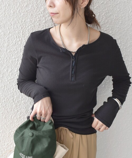 SHIPS Colors(シップス カラーズ)の「SHIPS Colors:〈手洗い可能〉シアー ドライタッチ コンビ ヘンリーネック トップス(Tシャツ/カットソー・レディース・ブラウン/ブラック/オフホワイト・ONE SIZE)」の11枚目の写真