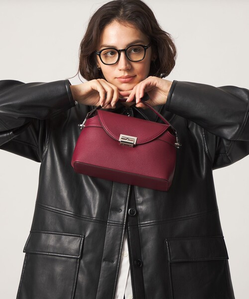 green label relaxing(グリーンレーベルリラクシング)の「2WAY 金具 フラップショルダーバッグ(トートバッグ・レディース・ワイン/ブラック・FREE)」の9枚目の写真