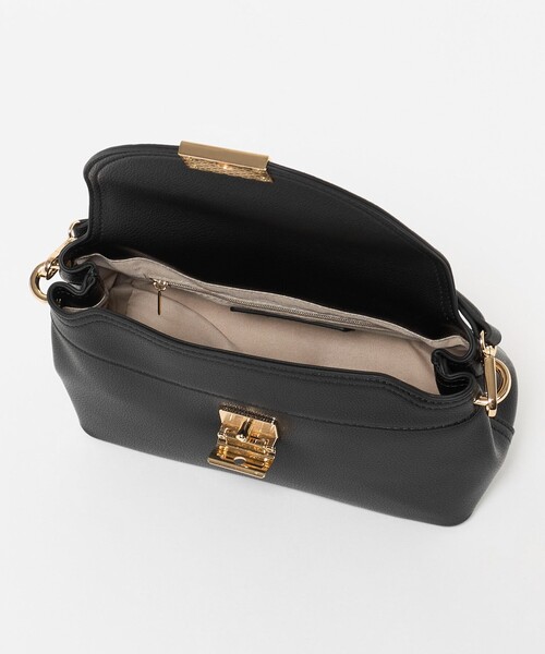 green label relaxing(グリーンレーベルリラクシング)の「2WAY 金具 フラップショルダーバッグ(トートバッグ・レディース・ワイン/ブラック・FREE)」の7枚目の写真
