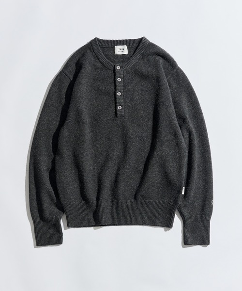 WETTEMPT(ウィテンプト)の「BRUSHED HENLEY NECK KNIT / ブラッシュドヘンリーネックニット(ニット/セーター・メンズ・チャコールグレー/ネイビー/ブラウン・SMALL/MEDIUM/LARGE)」の21枚目の写真