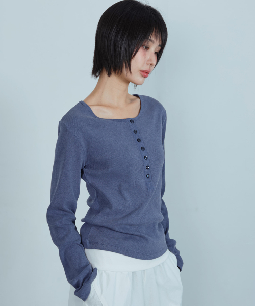 KIJIKO(キジコ)の「ke309. ピグメントヘンリーネックTシャツ ネイビー(Tシャツ/カットソー・レディース・その他・FREE)」の3枚目の写真