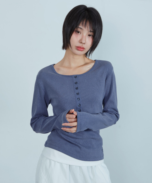 KIJIKO(キジコ)の「ke309. ピグメントヘンリーネックTシャツ ネイビー(Tシャツ/カットソー・レディース・その他・FREE)」の4枚目の写真