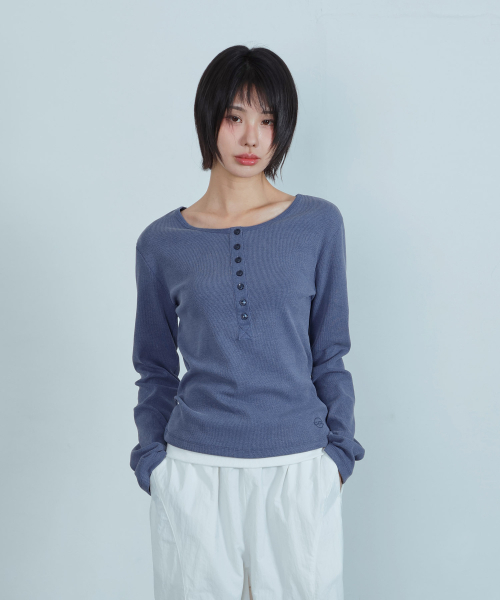 KIJIKO(キジコ)の「ke309. ピグメントヘンリーネックTシャツ ネイビー(Tシャツ/カットソー・レディース・その他・FREE)」の5枚目の写真